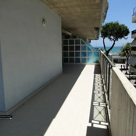 Apartment Lungomare Centrale Roseto Degli Abruzzi